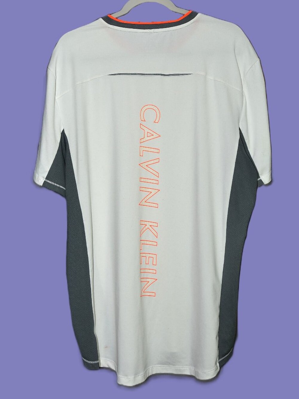 Calvin Klein T-shirt